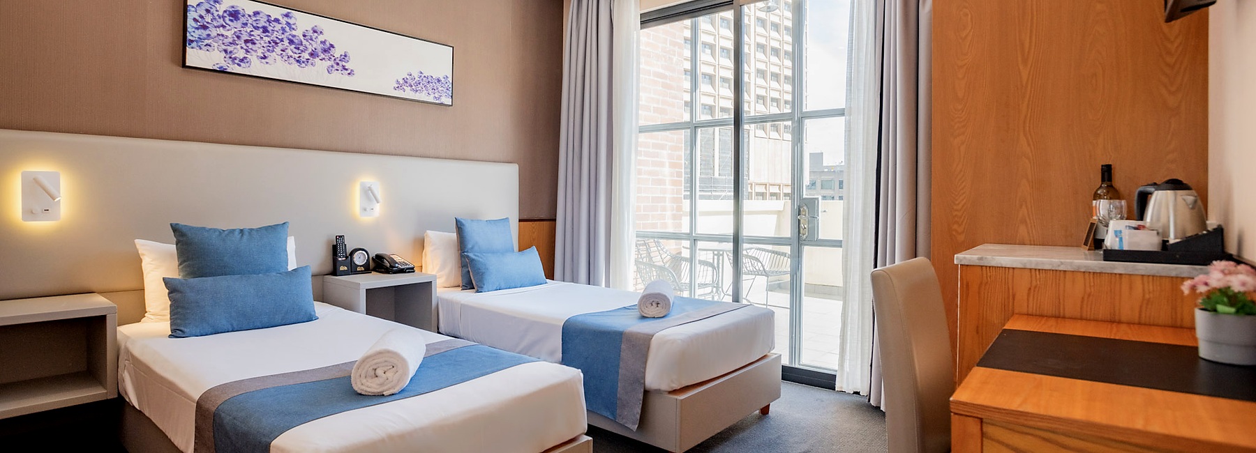 Yehs Hotel Sydney QVB room
